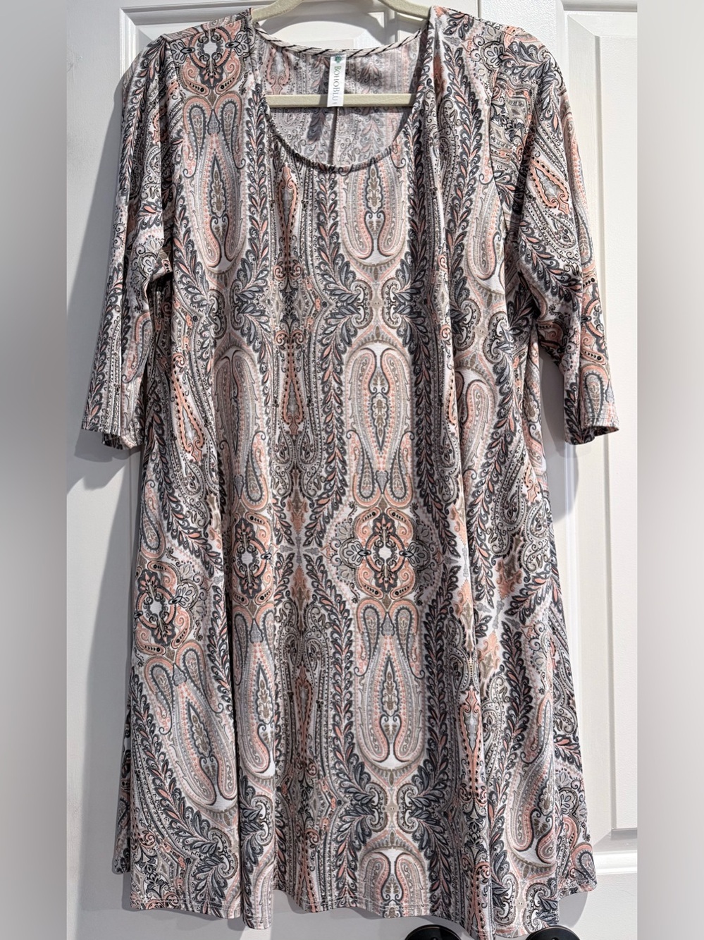 Boho Blu Women’s Paisley Midi Dress in Cream, peachy pink & Gray w/pockets sz L